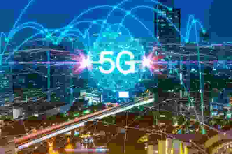 5g hologram on city background